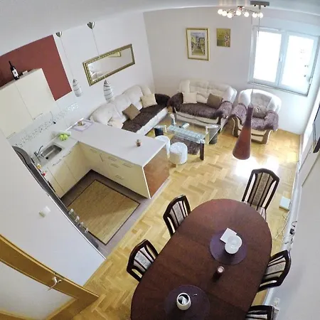 Apartman Tia Apartament *
